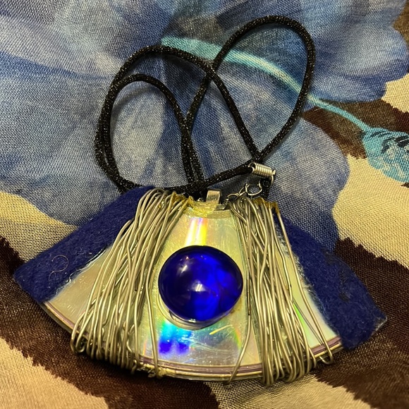 Reversible Handmade Necklace - Picture 10 of 16